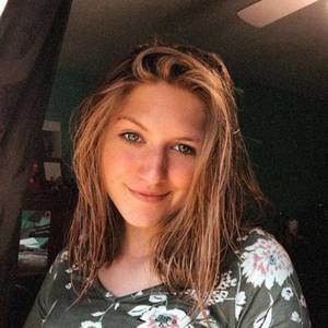 Meet your Posher, Chloe